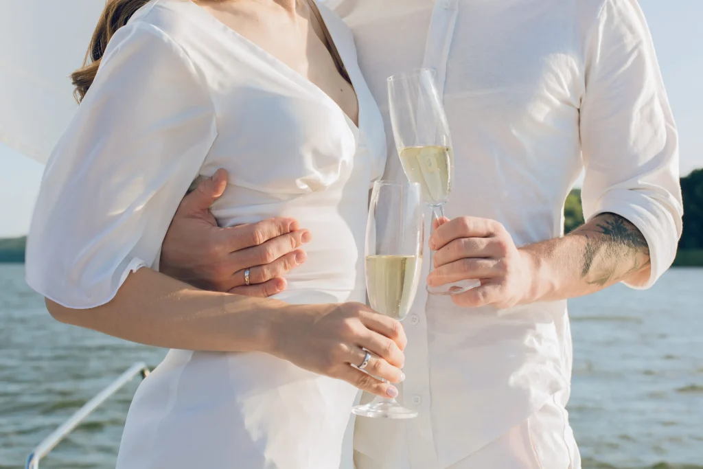 Bateau RUMBA — Montreal boat rentals, made to celebrate — Bateau Rumba