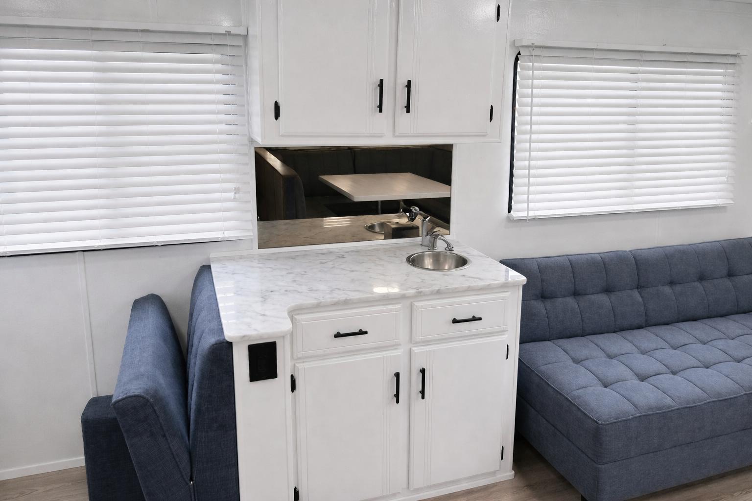 Houseboat — Gallery 4